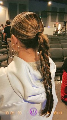 Hair Styles For Cross Country, Fishtail Braid Curly Hair, Hairstyles Up Do, Ponytail With 2 Braids, Slick Back Braids, Cool Ponytail Hairstyles, Slick Back Braid, Tail Hairstyle, Basketball Hairstyles