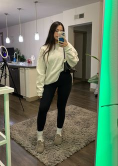 Styling Uggs, Women Birkenstock, Birkenstock Boston Outfit, Clogs Birkenstock, Outfit With Uggs, Go Viral On Tiktok, Linen Outfit, Birkenstock Outfit, Viral On Tiktok