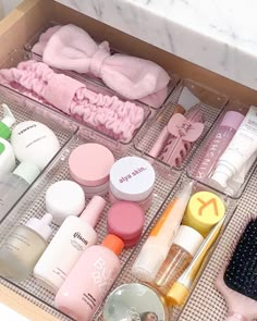 Drawer Organization Aesthetic, Organization Aesthetic, Drawer Organization, Makeup Drawer, Care Organization, Pink Lifestyle, Shower Skin Care, Skincare Organization, Pretty Skin Care