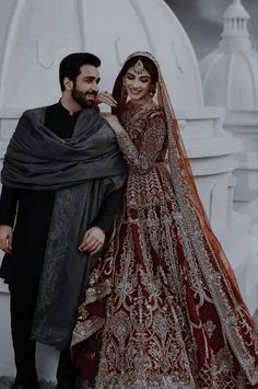 Wedding Couple Pakistani, Bride Choli, Bride Groom Photoshoot, Pakistani Wedding Photography, Asian Wedding Dress Pakistani, Bride Groom Poses, Pakistani Traditional, Indian Wedding Poses, Indian Wedding Gowns