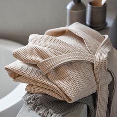 BJÄLVEN Bathrobe, beige, L/XL. When it’s your time to relax, this waffle texture bath robe brings you into spa mode. The soft and absorbent cotton/viscose blend is lightweight and can be worn with little or a lot underneath. 80 % cotton. Waffle Weave, Cotton Viscose, Small Detail, Relax Time, Fabric Softener, Adjustable Belt, Waffle Knit, Keds, Spa