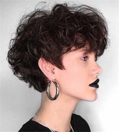 Holiday Hairstyle Makijaż Smokey Eye, Best Short Haircuts, Short Haircut, New Haircuts, Short Curly Hair, Short Haircuts