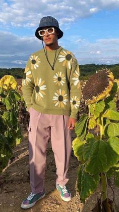 Floral Shirt Outfit, Look Festival, Estilo Indie, Estilo Hippie, Stage Outfit, Street Style Outfits Men, Mens Outfit Inspiration, Mens Fashion Streetwear, Progressive Rock