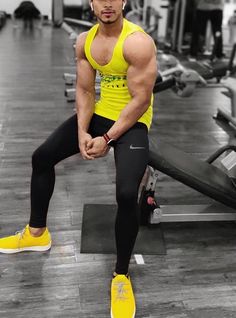 Mens Gym Outfits, Hot Gym Outfits, Running Outfit Men, Men Gym Wear, Ideas De Outfits, Running Outfit, Gym Wear Men, Outfit Gym, Gym Outfit Men