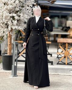 Muslim Modest Outfits, Color Matching Clothes, Muslim Long Dress, Islamic Modest Fashion, Mode Turban, Simple Gowns, Mode Abaya