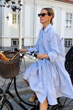 Copenhagen fashion week street style: Cecilie Thorsmark wears Brogger dress Copenhagen Fashion Week Street Style, Copenhagen Fashion, Copenhagen Fashion Week, Street Style Trends, Summer Fashion Trends, Street Style Inspiration, Fashion Week Street Style, Edgy Outfits, Mode Inspiration