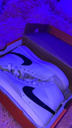 Nike Blazers Aesthetic, Kicks Aesthetic, Nike Blazer Aesthetic, Nike Shoes Air Force, Nike Blazer Mid 77, Mens Casual Dress Outfits, Hype Shoes, Boy Photography Poses, Shoe Inspo