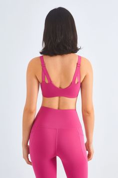 SOUTIEN-GORGE LONG CROISÉ:
Ce magnifique soutien-gorge à bretelles a une apparence unique combinant un style à bretelles et une découpe ouverte dans le dos. L'élégant dos ouvert croisé est conçu pour montrer parfaitement votre ligne de dos sexy, et la découpe spéciale met en valeur votre style personnalisé. Lorsque vous recherchez quelque chose d'unique et d'élégant, cela peut être le meilleur choix pour vous !

LEGGING TAILLE HAUTE À LA CHEVILLE:
Ce legging utilisant un tissu extensible dans le Compression Gym Bra With Built-in Support, Compressive Training Bra With Built-in Padding, Gym Sports Bra With Built-in Padding And Stretch, Supportive Gym Bra With Built-in Support, Functional Workout Bra With Built-in Support, Gym Sports Bra With Built-in Bra, Compression Sports Bra With Built-in Padding, Functional Yoga Sports Bra With Built-in Bra, Sculpting Activewear With Built-in Padding For Workout