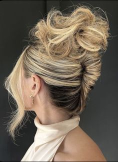 Trending Updo Hairstyles 2023, Strapless Wedding Gown Hairstyles, On Trend Updos, Hair Up Do Ideas, Dramatic Updo Hairstyles, Volumous Updo, New Years Updo, Big Updo Hairstyles, Baby Shower Hair Styles