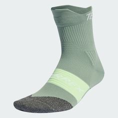 Entdecke Terrex Heat.Rdy Trail Running Agravic Crew Socken in Grün auf adidas.de! Kostenlose Versandoptionen & 60-Tage-Rückgabefrist im offiziellen adidas Onlineshop. Adidas Terrex, Adidas Online, Trail Running, Active Wear, Slippers, Heat, Socks, Mesh