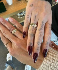 Nagellack Trends, Nagel Tips, Casual Nails, Nail Idea, Burgundy Nails