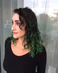 Green Balayage Curly Hair, Green Ombre Curly Hair, Ombre For Curly Hair, Curly Hair Colours, Green Curly Hair, Wild Curls, Curly Angled Bobs, Ombre Curly Hair, Dark Green Hair