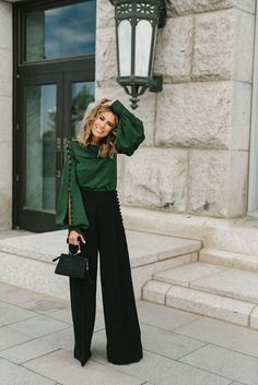 Hunter Green Blouse Outfits, How To Style Green Top, Green With Black Outfit, Green Dressy Outfits, Emerald Green And Black Outfit, Green And Black Outfits For Women, Green Women Outfits, Emerald Green Blouse Outfit, Outfit With Green Top