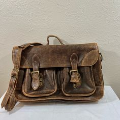 Classy Elegant Scully Aero Vintage Leather Satchel For Men Brown Laptop Briefcase In Excellent Condition Lots Of Compartments Removable Shoulder Strap Vintage Leather Satchel, Mens Leather Satchel, Mens Satchel, Laptop Briefcase, Vintage Leather Bag, Fit Check, Vintage Bags, Leather Satchel, Vintage Leather