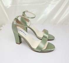 sage green block heel wedding shoes Green Bridal Shoes, Sage Green Wedding Dress, Quinceanera Heels, Sage Green Bridesmaids, Green Shoes Heels, Graduation Heels, Bridesmaids Shoes, Princesa Tiana, Homecoming Shoes