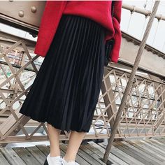 Portrait of a picture displaying Women’s High Waist Skinny Pleated Skirt product. Pleated Velvet Skirt Outfit, Velvet Skirt Outfit Winter, Velvet Skirt Outfit, Pleated Velvet Skirt, Velvet Pleated Skirt, Preppy Mode, Pleated Pattern, Empire Dresses, Velvet Midi Skirt