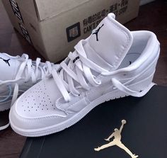 Shoes For Guys, Casual Sneakers For Men, Nike Shoes Air Force, Jordan Shoes Girls, Jordan Shoes Retro, Shoes Sneakers Jordans