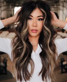 Asian Blonde Highlights Short, 2023 Hair Color Trends For Black Hair, Medium Wavy Hair Color Ideas, Brunettes Medium Length Hair, Black And Blond Balayage, Dark Hair Chocolate Balayage, Dark Money Piece Hair Brunette, Dark Chocolate Brown Hair With Blonde Peekaboos, Shag Balayage Brunette