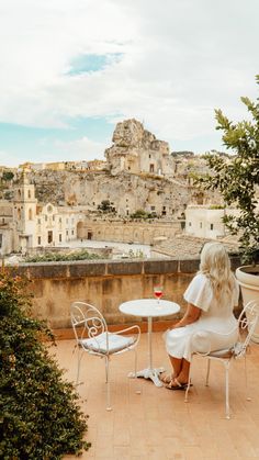 One day in Matera, Italy is all it takes to fall in love with this charming city. Discover the best sights in this comprehensive itinerary to this top travel destination in Puglia to make your bucket list trip truly unforgettable! Best Romantic Getaways, Matera Italy, Cave Hotel, Southern Region, Top Travel Destinations, Unique Architecture, Amazing Travel Destinations, Romantic Getaways, Luxury Resort