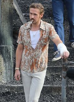 The Nice Guys Aesthetic, The Nice Guys Ryan Gosling, Ryan Gosling Nice Guys, Ryan Gosling Fashion, Ryan Gosling The Nice Guys, Ryan Gosling Hair, Ryan Gosling Movies, Ryan Gosling Style, The Nice Guys