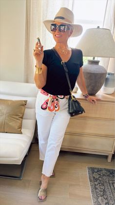 Women Over 50 Beach Fashion, Outfits For Beach Vacation Woman Casual, Beach Wear Over 50, Summer Fashion Over 50, Yacht Dinner, Beach Holiday Fashion, Chic Over 50 Fashion, Beach Attire For Women, Nashville Outfits Summer