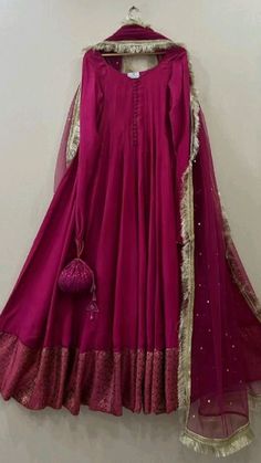 Simple Dress Casual, Anarkali Dress Pattern, Pakistani Fancy Dresses, Desi Fashion Casual, Pakistani Dresses Casual, Beautiful Pakistani Dresses, Fancy Dresses Long