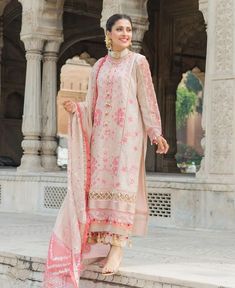 Follow Mystical Dimple Lawn Design, Pakistani Formal Dresses, Simple Kurti Designs, Pakistani Fancy Dresses, Summer Lawn, Trendy Fashion Tops