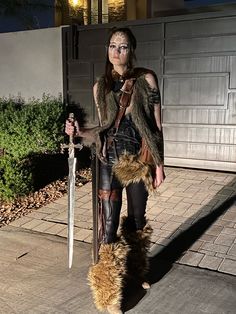 Halloween Viking Costume, Viking Halloween Costume Women Diy, Viking Costume Women’s, Female Viking Costume Diy, Viking Queen Costume, Viking Costume Couple, Diy Viking Costume Woman