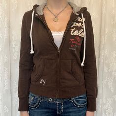 Brown Vampire, Aeropostale Outfits, Vampire Girlfriend, 2000s Outfit, Aeropostale Hoodies, Aeropostale Sweater, 2000s Clothes, Hoodie Y2k, 2000s Outfits