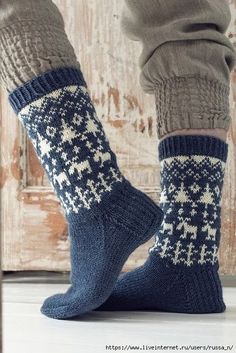 Hand Knit Socks, Fair Isle Knitting, Wool Socks, Knit Stitch, Embroidered Hoodie, Christmas Socks