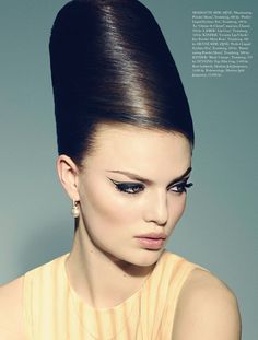 60s Inspired Hair, Beehive Hairstyles, Christmas Editorial, Sanggul Modern, High Fashion Hair, 60s Hair, Beehive Hair, Avant Garde Hair