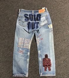 Jeans With Words On The Back, Jeans With Writing On Them, Jeans With Words On Them, Words On Pants, Customized Jeans Ideas, Custom Jeans Outfit, Words On Jeans, Word Jeans, Custom Denim Pants