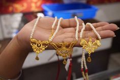 Mens Gold Chain Necklace, Golden Jewellery, Pearl Earrings Designs, Indian Bridal Jewelry Sets, Gold Mangalsutra Designs, Handmade Gold Jewellery, Pearl Necklace Designs