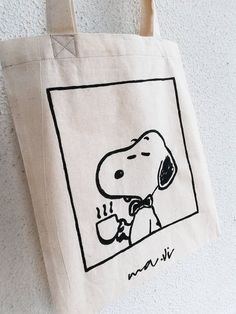 Tote Bags Ideas Design, Eco Bag Design Ideas, Snoopy Tote Bag, Handpainted Tote, Diy Tote Bag Design, Handpainted Tote Bags, Totes Ideas