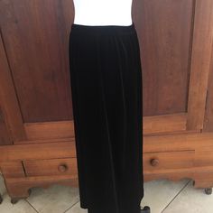 Large Velvet Skirt With Tags, Never Worn, Steampunk Style Gothic Skirt For Winter, Vintage Black Long Skirt, Gothic Winter Skirt, Gothic Long Lined Skirt, Fitted Gothic Evening Bottoms, Black Rock Bottoms For Costume Party, Gothic Evening Skirt, Vintage Black Skirted Bottoms, Gothic Stretch Bottoms For Evening