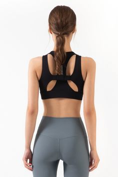 This sports bra has a higher side design to help solve side chest problems, effectively improving bounce control and reducing vibration. Widened hem design, covering a wider area, further strengthen the support and bearing force. Let you focus on medium/high impact workouts such as Running, Tennis, HIIT, Gym Upper Body Side Chest, Side Design, Racerback Sports Bra, Upper Body, Sports Bra, Tennis, Force, Gym, Running