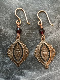 Sacred Heart Earrings Garnet Gemstones Bronze Wire and Medals Adornment Jewelry, Catholic Jewelry, Bronze Jewelry, Hand Jewelry, Gothic Jewelry, Garnet Gemstone, Sacred Heart, Pretty Jewellery