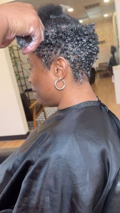 Short Hair Curl, Curly Twist, Hairstyles For Seniors, Natural Hair Twist Out, Hair Curl, Natural Hair Stylists, Hair Twist