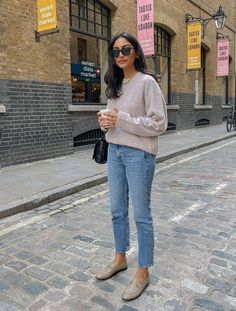 Hannah Cocobeautea, London Winter Outfits, Chic Capsule Wardrobe, Walking Outfits, Classic Style Outfits, Mama Style, Easy Trendy Outfits, Lovely Clothes, Casual Chic Outfit