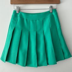 New Tonchengsd, Medium Green Tennis Skirt Never Used Green Non-stretch Pleated Skirt, Spring Mini Length Pleated Skirt In Solid Color, High-waisted Pleated Skirt For School In Spring, Non-stretch Green Pleated Skirt, Green Pleated Non-stretch Skirt, Casual Green Non-stretch Mini Skirt, Spring School Mini Pleated Skirt, Casual Non-stretch Green Mini Skirt, Green Pleated Skirted Bottoms