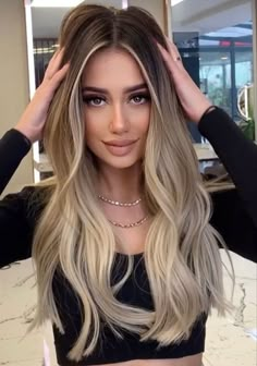 Blonde Hair With Brown Roots, Rambut Brunette, Brunette Hair With Highlights, Brown Hair With Blonde Highlights, Long Hair Color, Brown Hair Balayage