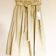 A Casual Skirt With An Ultra-Modern Cut That Features A High-Waisted Flared Design Which Give A Feminine Look. 65% Polyester 35% Cotton Machine Wash Cold, Gentle Cycle Flare Midi Skirt, Midi Flare Skirt, Uniqlo Women, High Waisted Flares, Ultra Modern, Feminine Look, Casual Skirt, Women Skirts Midi, Waist Belt