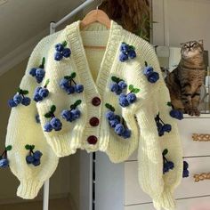 Blueberry Crochet, Diy Crochet Sweater, Artsy Pictures, Crochet Clothing And Accessories, Crochet Flower Tutorial, Crochet Cardigan Pattern, Diy Crochet Projects, Cardigan Pattern