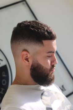 Low Fade Haircut With Beard, Low Fade With Beard, Latino Haircut Men, Fade With Beard, Haircut With Beard, Fade Haircut With Beard, Fashion Cowok, Zeus Tattoo, Black Hair Cuts