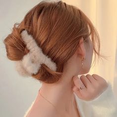 Plush Hair Claw Clip Decor Fashionable Hair Accessories Strong Hold Size One Size Color Tan Condition Brand New Hair Grips, Hair Clamps, Clip Hairstyles, Claw Hair Clips, Velvet Hair, Hair Claw Clip, Modern Hairstyles, Clip Hair, Hair Claws & Clips