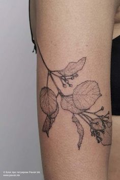 Botanical Wrap Tattoo, Blatt Tattoos, Simple Flower Tattoo, Wrap Tattoo, Floral Tattoo Design, Botanical Tattoo, Thigh Tattoos Women, Back Tattoo Women