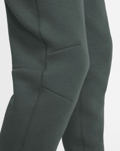 These comfy joggers bring back the signature slim fit you know for a tailored look. Our premium, smooth-on-both-sides fleece feels warmer and softer than ever, while keeping the same lightweight build you love. Tall ribbed cuffs pair with a zippered pocket on the right leg for secure storage and that signature Tech Fleece DNA. Pair them with the Tech Fleece hoodie for a uniform finish. Shown: Vintage Green/Black Style: FB8002-338 Tech Fleece Hoodie, Nike Sportswear Tech Fleece, Tech Fleece, Mens Joggers, Bring Back, Black Style, Nike Sportswear, Fleece Hoodie, Black Fashion