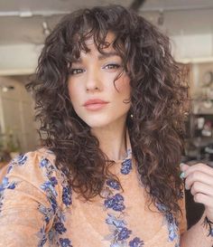 The Best Butterfly Haircut Ideas for Girls New Haircuts, Curly Hairstyles, Flower Bouquet Wedding, Curly Hairstyle, Stylish Girl