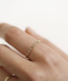 14K Gold Chain Ring Chain Link Ring As Gift, Metal Chain Link Ring As A Gift, Link Chain Ring Gift, Dainty Box Chain Link Jewelry, Minimalist Round Chain Jewelry, 14k Gold Chain Jewelry, Rose Gold Jewelry With Oval Link Chain, Classic 14k Gold Chain Ring As Gift, Timeless Rose Gold Jewelry With Solid Link Construction