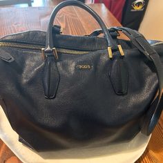 Gorgeous Brand New Tod's Leather Bag With Strap. Blue Leather Bag, Tods Bag, Blue Leather, Leather Bag, Satchel, Bag Lady, Brand New, Handbags, Blue